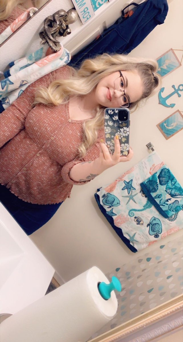 XoEmRaeXo's tweet photo. first semi body picture since i’ve taken since i got bigger but honestly frick it. i’m a woman. my body changed. i’m a woman who has gone through a lot. my whole life changing, 3 miscarriages, a new job, buying a house, being with the love of my life. it’s time to love myself. 🥰 https://t.co/zzlTcLiXZ5
