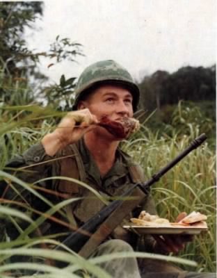 TimKennedyMMA's tweet photo. There is a reason we have so much to be thankful for. Remember Everyone Deployed. #thanksgiving #thankful #thanksgivingdinner #thankfulgratefulblessed https://t.co/pH8nut13q3