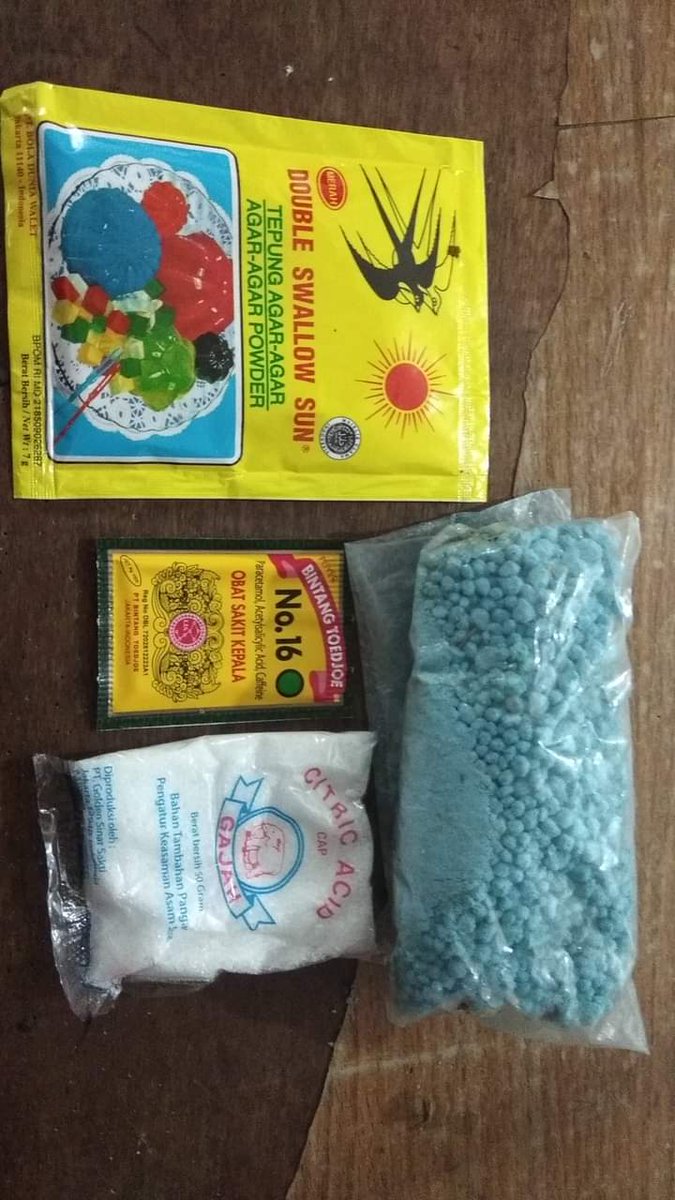 Excel_Dee's tweet photo. TIPS CARA MEMBUAT PUPUK EKSTRIM DENGAN PUYER OBAT SAKIT KEPALA!!
    
Pernah dengar asam salisilat dalam kandungan aspirin dapat menyuburkan tanaman, bahkan kalau disuntik ke pohon pete,dapat berbunga,stlh bertahun-2 tdk berbuah? https://t.co/wzzNIPaurY