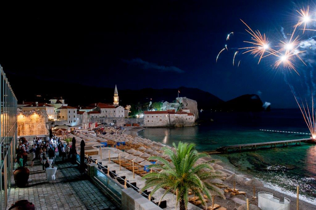 avalaresort's tweet photo. It's Black Friday, the right time to grab those special New Year packages from Avala Resort
👉 https://t.co/iaIEXCuYA6…
.
Reservations:
☎+382 33 441 339
📧reservations@avalaresort.com
.
#avalaresort #specialoffer #newyear #happynewyear #newyearsparty #2021year #bye2020 https://t.co/FwjBSDp2fL