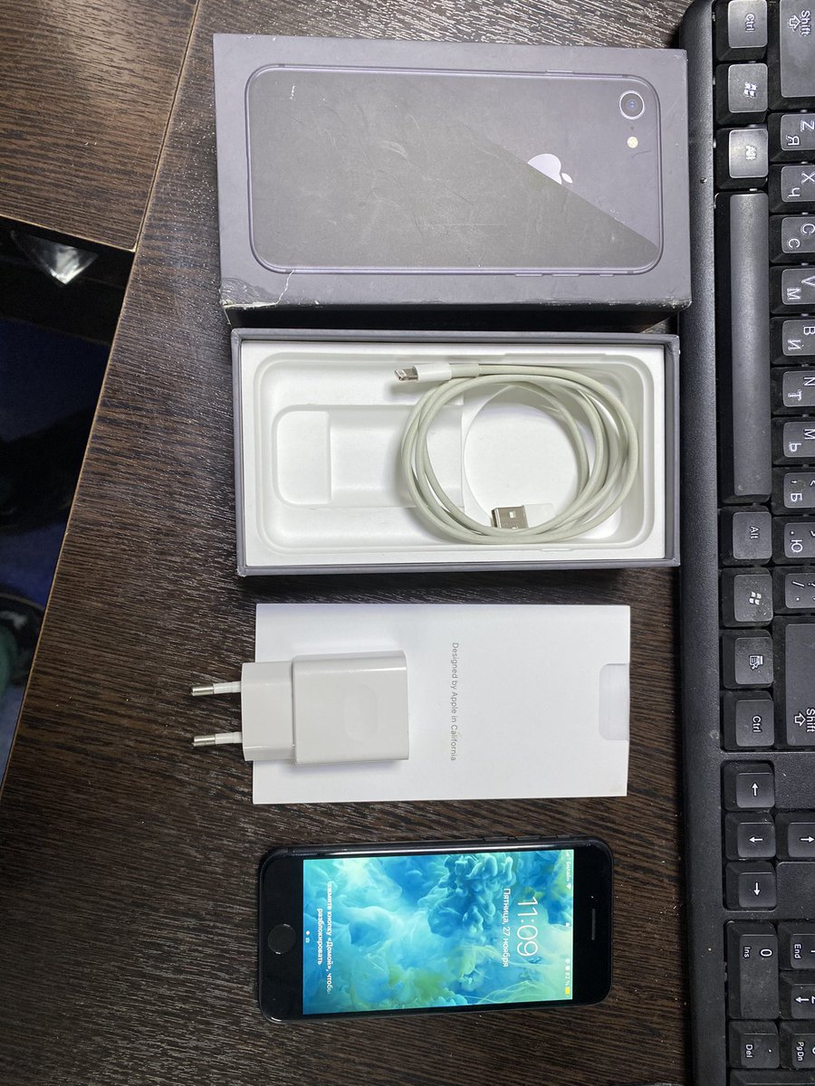 qwerty22swag's tweet photo. Продам iPhone 8(Space Gray)64 GB, ТОЛЬКО ПРОДАЖА(без обмена) быстрым чутка скину, имеются жизненные косяки по корпусу, стёкла с обеих сторон целые, менялась только бата, 1 раз, больше в ремонте не была. В комплекте, коробка(доки), кабель ориг, блок не ориг, наушники ориг, чехол. https://t.co/S4KUbK6CMR
