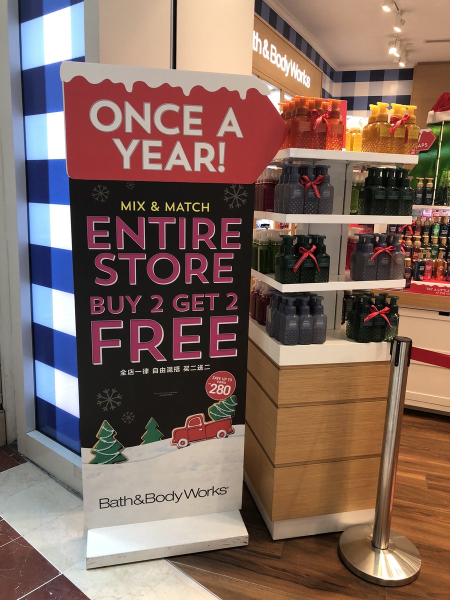 KLCC Escalator tweet media