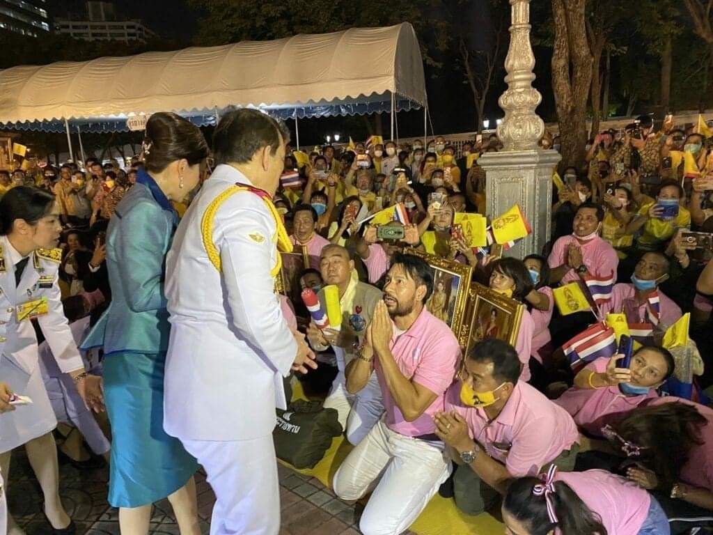 2nafffd's tweet photo. #น้ำใจของคนไทยเป็นเลิศ https://t.co/H0jiTraBNl