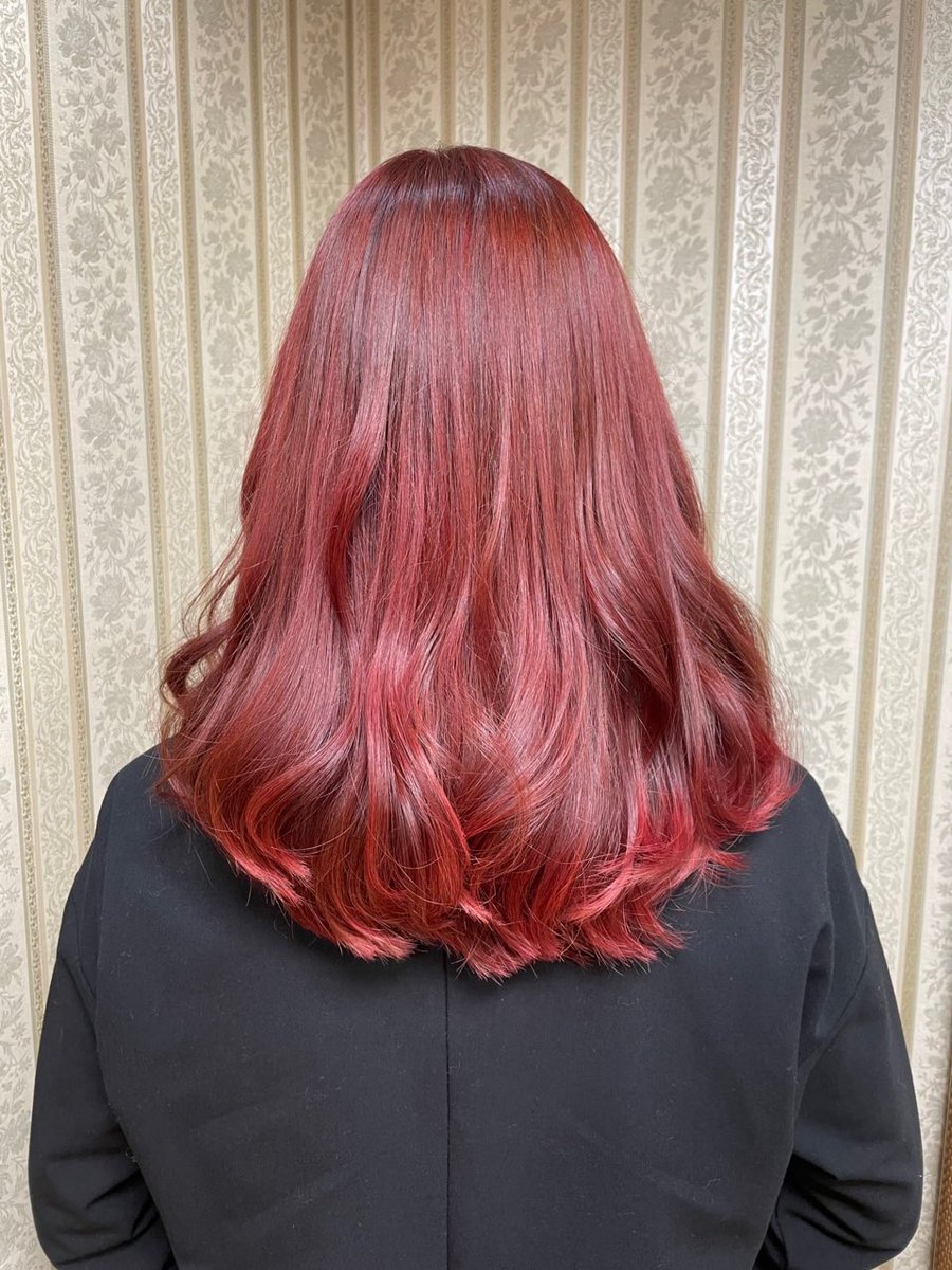 シャンテグラム בטוויטר ヘアスタイル紹介 レッド系ブラウンのカラーリング 毛先4 5センチは過去に施術をしたブリーチが残っていますが 全体的にブリーチなしでお色を入れました ツヤと暖かみのあるお色です