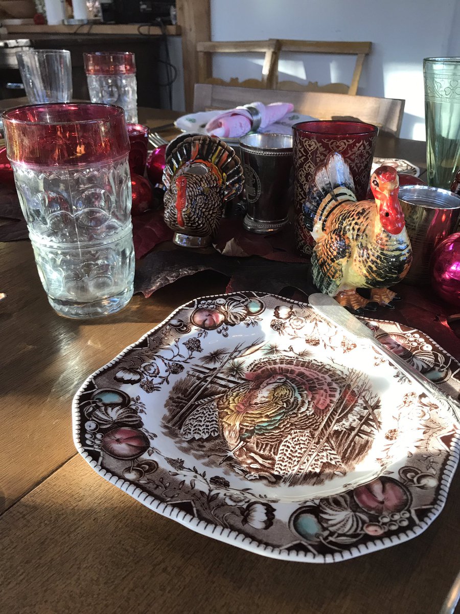 AmosEvents's tweet image. Loving Thanksgiving in the country...  and antique china, silver, glassware and turkeys!!