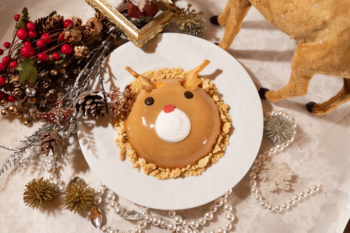 eines_osaka's tweet photo. Eines Villa di Nozze Osakaがご用意する*Christmas Food*

ツノがちょこんとトナカイケーキ 3,000yen

キャラメルでコーティングされたドームの中にはカシスのムース＊*

詳しくは⇒https://t.co/iL5Djsk3FW
#大阪 #梅田 #クリスマス #クリスマスケーキ #アイネスヴィラノッツェ大阪 https://t.co/XAdQYu2CNi