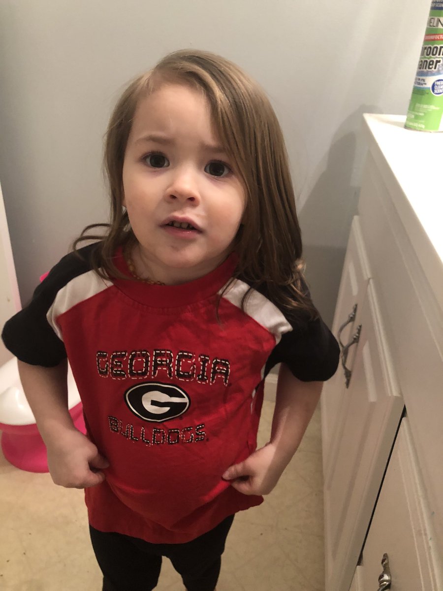 simplydustind's tweet photo. Daddy’s little Georgia fan #GoDawgs https://t.co/fRmWcBUZx3