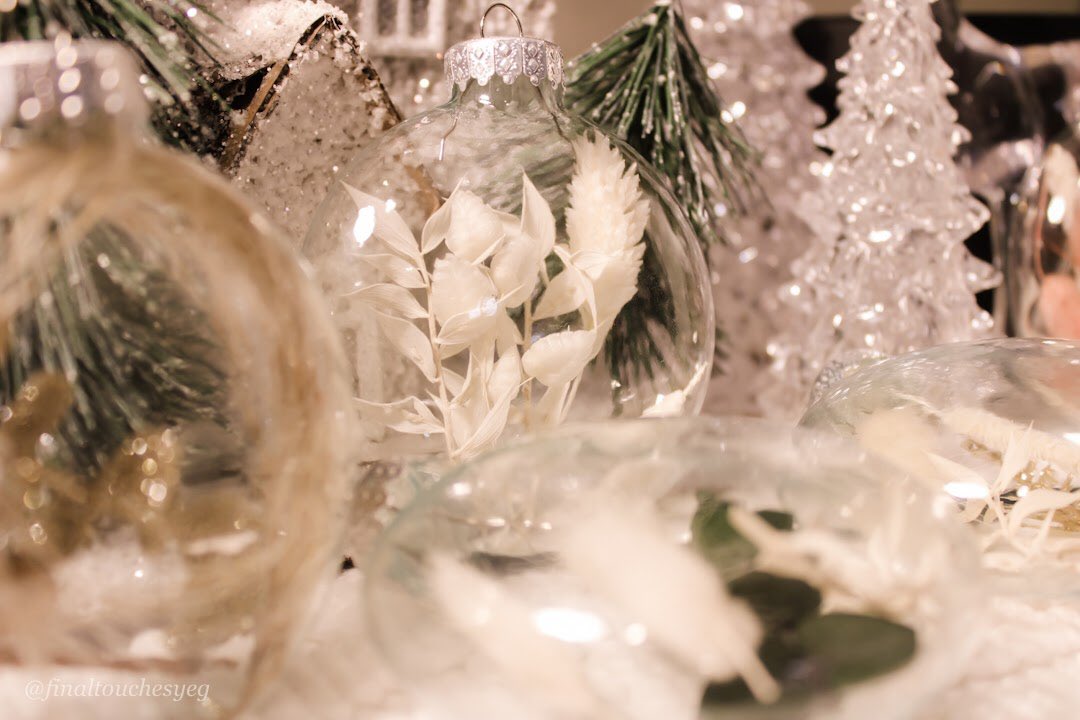 FinalTouchesYEG's tweet photo. We are super excited to launch our new DIY ornament bundles! 🎄 Each box contains 4 glass disc ornaments, velvet ribbon, and an assortment of dry florals and filler! Pick your colour theme and enjoy a night in creating your own ornaments!

Visit https://t.co/GMmrq2IlZe https://t.co/Bt5rluO1S4
