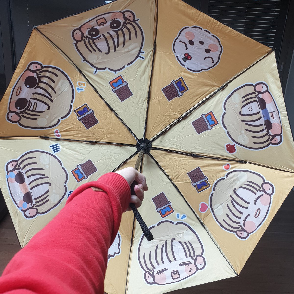 _MAXoo__'s tweet photo. 솔로앨범 발매 당시 협력했던 물품 및 다양한 굿즈를 챙겨주셨어요♡ 즐겁게 작업했던게 떠오르네요!
무엇보다 써주신 편지에 감동받았어요! 
창민을 언제까지고 응원하고, 그리고 싶습니다☺
 함께 창민을 응원해주셔서 너무 고마워요~
@maxchangmin_bar  감기조심하세요! 
앞으로도 잘부탁드려요😚💕 https://t.co/bwvxyAXOJZ