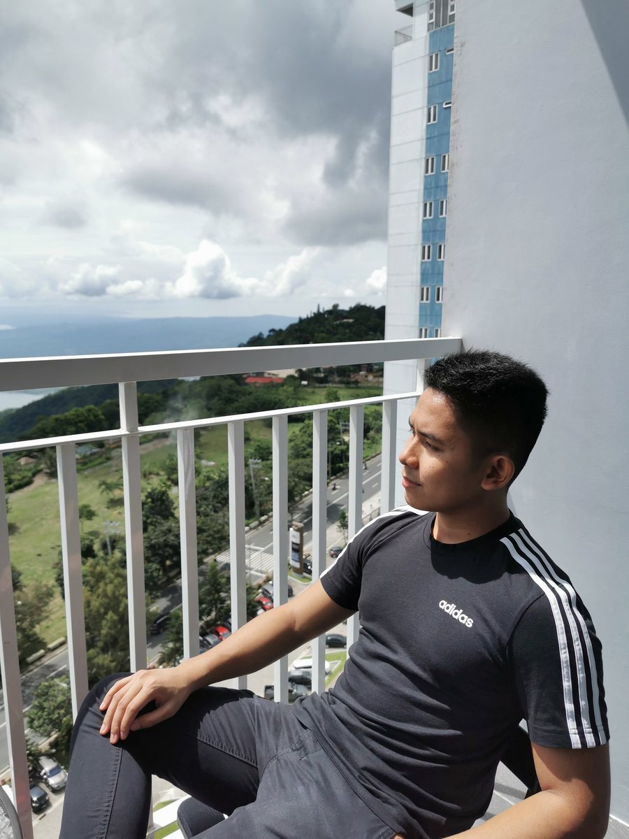 Alonzomatic's tweet photo. "Never listen to negative people. Their opinions won't pay your bills. Their suggestions can't buy your dreams." https://t.co/FmU3USudAz