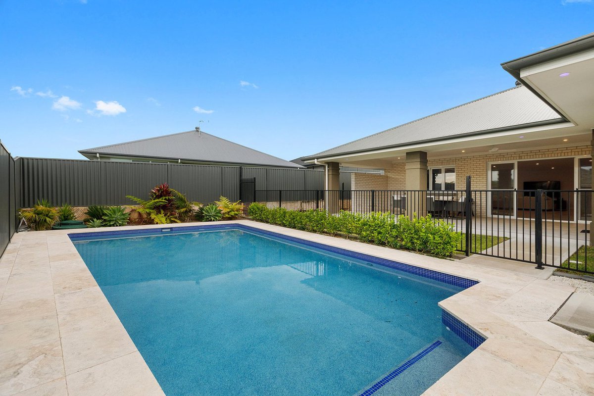 wiseberry_re's tweet photo. In the beautiful Watagan Park Estate, discover the meaning of family living at its finest with modern inclusions and high ceilings throughout. 🥰🏠 https://t.co/ON0ZHBoRXw #realestate #homesforsale #centralcoastnsw https://t.co/BxaPlZfpTo