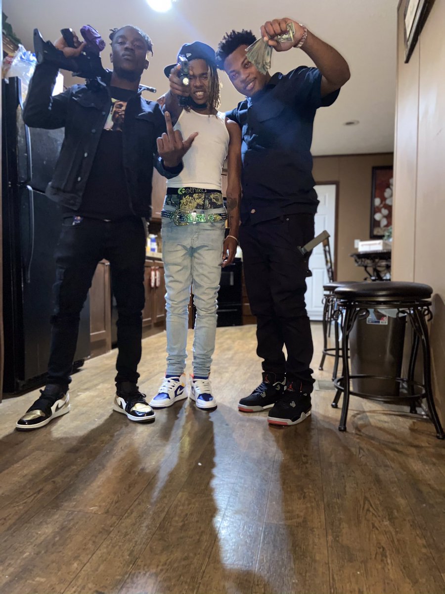 Marlo_400's tweet photo. Hope Yall Ate Good Today ๐คฃ๐๐๐ #Thanksgiving2020 #LL26x2 https://t.co/ab1JrS79pk
