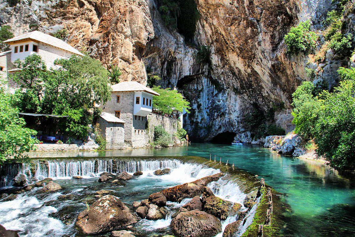 BosnianHistory's tweet photo. Over on Instagram, thank you to @LeoDiCaprio for his activism and support for Bosnia and Herzegovina’s rivers and environment! After all, the country’s ancient name means running water. 💙 https://t.co/QviXOCusV2