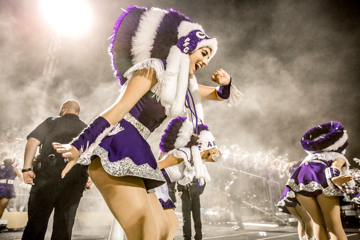 chlowoods_'s tweet photo. I’m going to miss football season so much. I’m so blessed that God gave me this opportunity to be where I am now. Would never trade it for the world. #peaceout45yardline 💜🥺 https://t.co/Fu4lfa0dx3