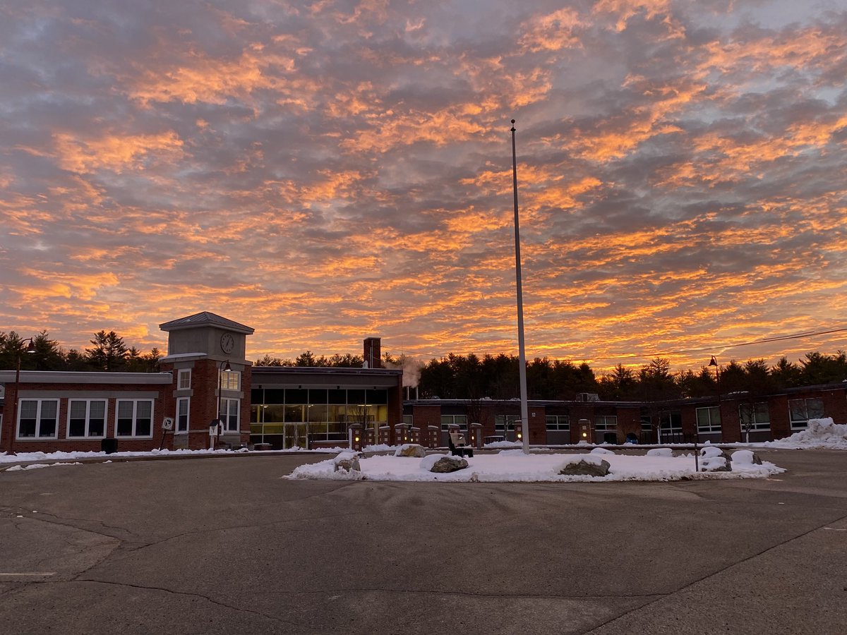 Our beautiful school this morning. ❤️

📸: Miss Rice!