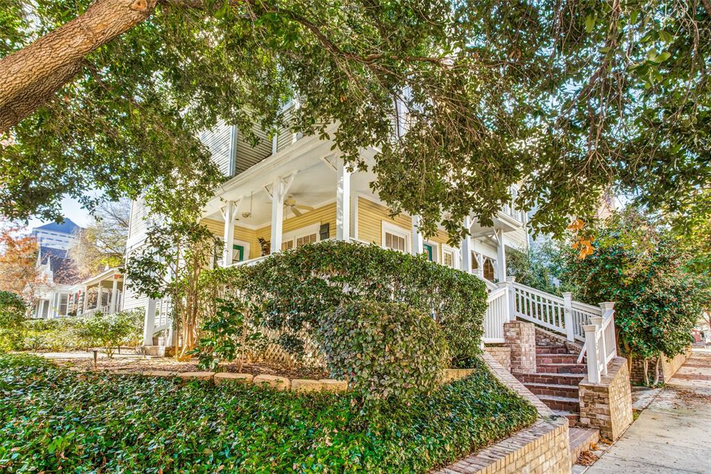 nada_finance's tweet image. NEW LISTING! 1st day on the market in #UptownDallas. It's within walking distance from our #HomeOffice at 2512 Boll St, #Dallas. Take a look, then schedule a showing: 

 joinnada.com/search/9dfe9a5…

Or Call: 972-947-5202

#RealEstate #JoinNadaUptown