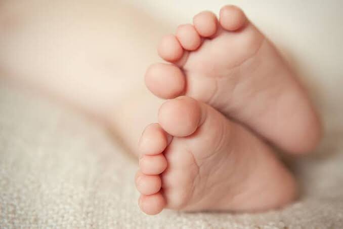 hoeesonly's tweet photo. Soft baby feet are goals 🥺 https://t.co/h31NWMOuwl