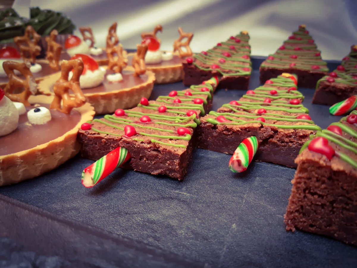 royalhospitals1's tweet photo. Today we celebrated our @RHSSuffolk Christmas lunch - desserts including Chocolate Tart Rudolph’s, Christmas Tree Brownies and Christmas Tree Cupcakes. We hope all the pupils and staff have a wonderful #christmas2020 #partofrhs #rhskitchen https://t.co/XolId6H73o