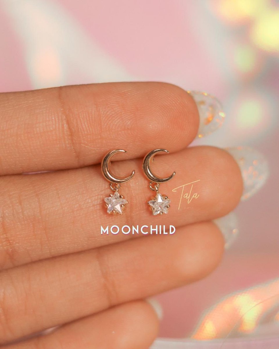 HopeboxPh's tweet photo. Fast Giveaway 🥳💜
Ends at 1am 
1 Winner of Tala by kyla x BTS Collection Necklace/Moonchild Earrings 

Qoute twt with #HopeboxphGA12
Must be following our Social Media Accounts
Tag your Mutuals 🤗💜

Goodluck!! https://t.co/hIxKzY8QTv