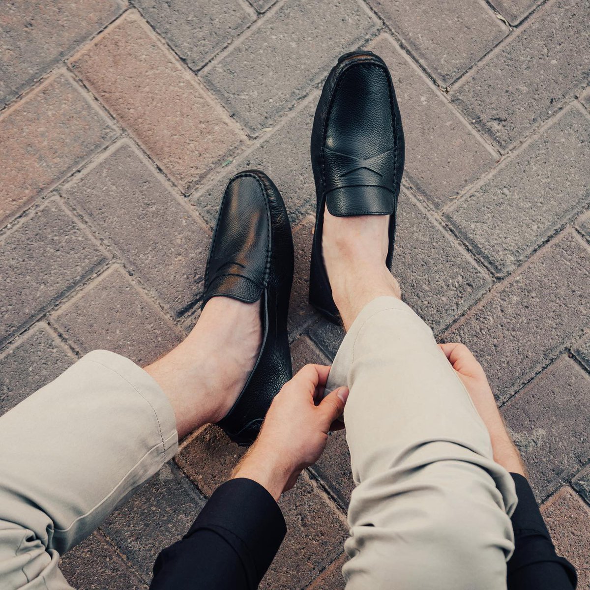 The #Daytona is a perfect addition to any season collection.
•
•
#J75 #J75shoes #jumpshoes #mnswr #mensfashion #mensshoes #dappermen #gentleman #bespokeshoes #moccasin