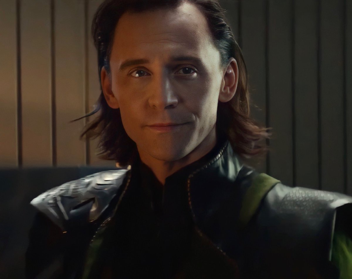 Lokieed's tweet photo. *2020 is about to end*

*Loki in December* 

YOUR SAVIOR IS HERE https://t.co/2FJJQ0FTxr