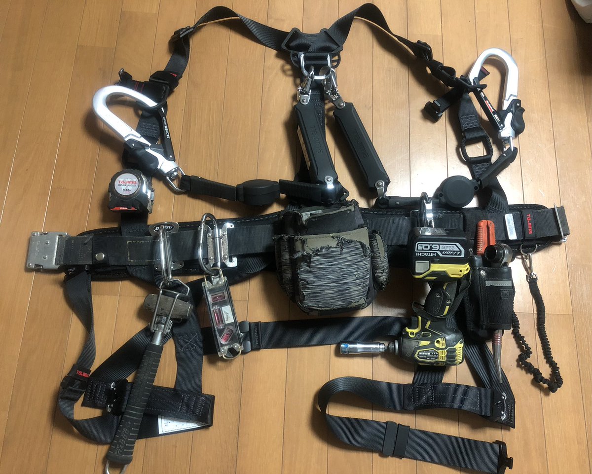 Nishikori フルハーネス諸々セールで買って4万5000円 財布の中は寂しくなりますがスピード 安全性 軽さには変えられないと言い聞かせて全て最上級グレードにしました ポイントはランヤードシングル二丁掛けです 車乗りとして拘ったのはオールアルミ