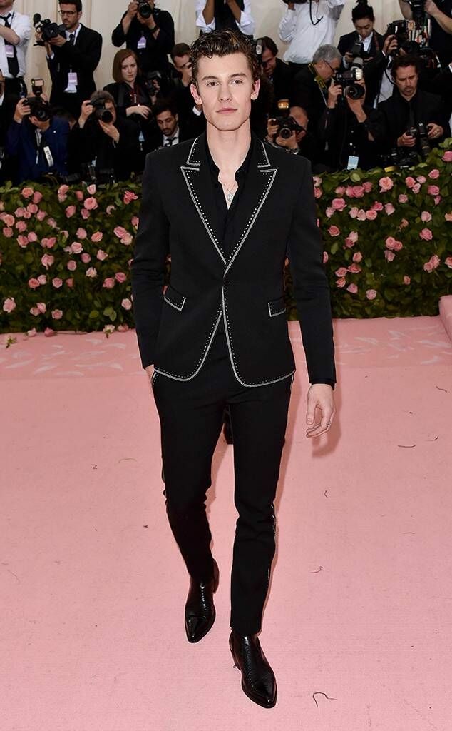 Harry Styles and Shawn Mendes as each other; a thread.