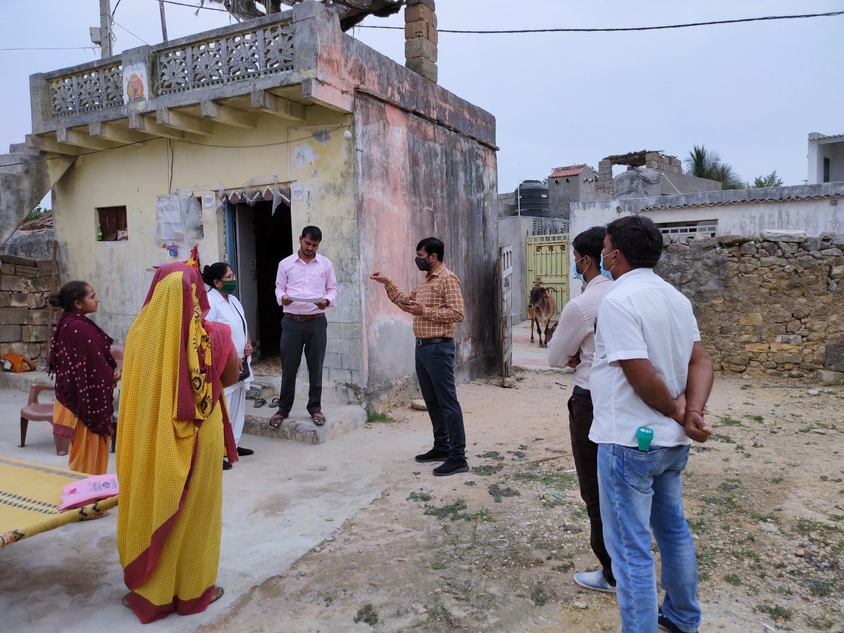 DmoDwarka's tweet photo. જિલ્લા એપેડેમિક અને મેલેરિયા અધિકારીશ્રી દ્વારા પ્રા.આ.કે ટુપણી અને ઓખા ખાતે covid 19 વેક્સિન સર્વે તેમજ વાહકજન્ય રોગ અટકાયત કામગીરીની સમીક્ષા કરી જરૂરી સૂચના આપવામાં આવી. @CDHO_Dwarka @COLLECTORDWK @ddodevbdwarka @info_dbd @GujHFWDept @nvbdcpmohfw @JpShivahare @NHMGujarat https://t.co/n9PMQXJ7PX