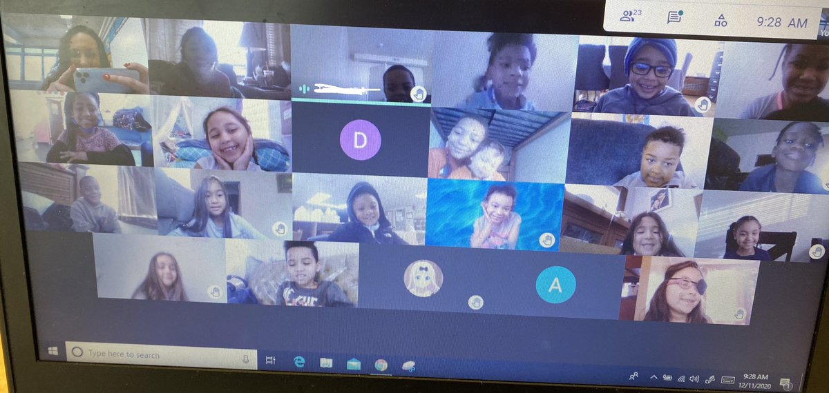 PicconeDanielle's tweet image. Happy Friday from my first and second grade remote students! ☺️ @WestRidgeGreece @ShannonCHeller @GreeceCentral