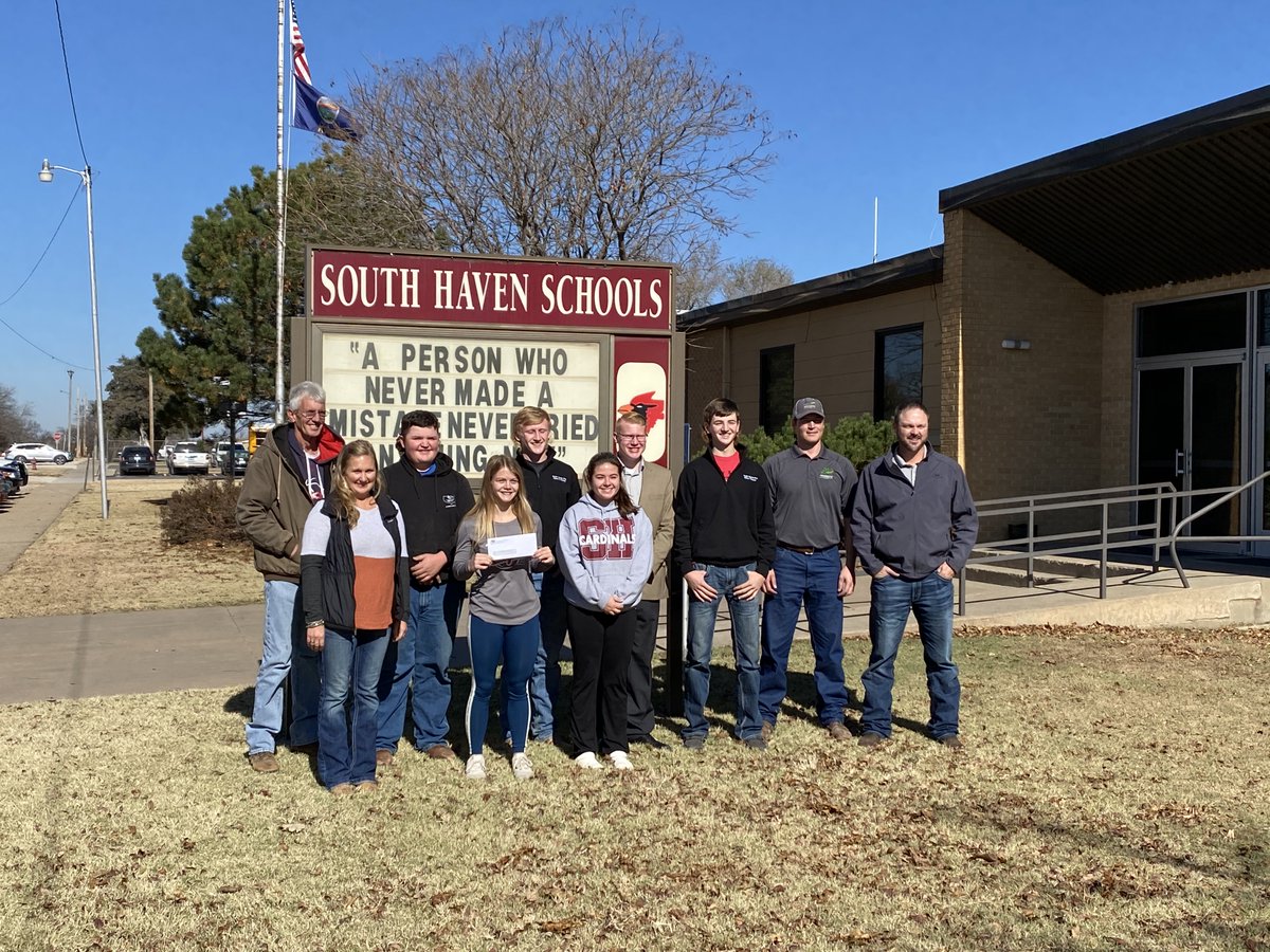 As part of our commitment to our communities, Progressive Ag Coop and our partners at CoBank teamed together to donate $2,000.00 each to four local FFA Chapters. At PAC, we believe that FFA and Agriculture Education is crucial to the growth of the ag industry and ag economy.