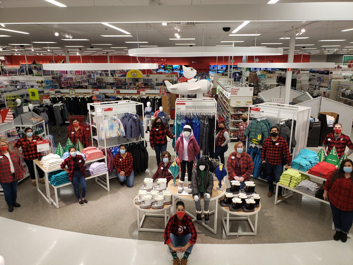 EricjTarget's tweet image. Flannel Friday with the team at T1374!!!! 
@flynn_caitline @DavePFromTarget