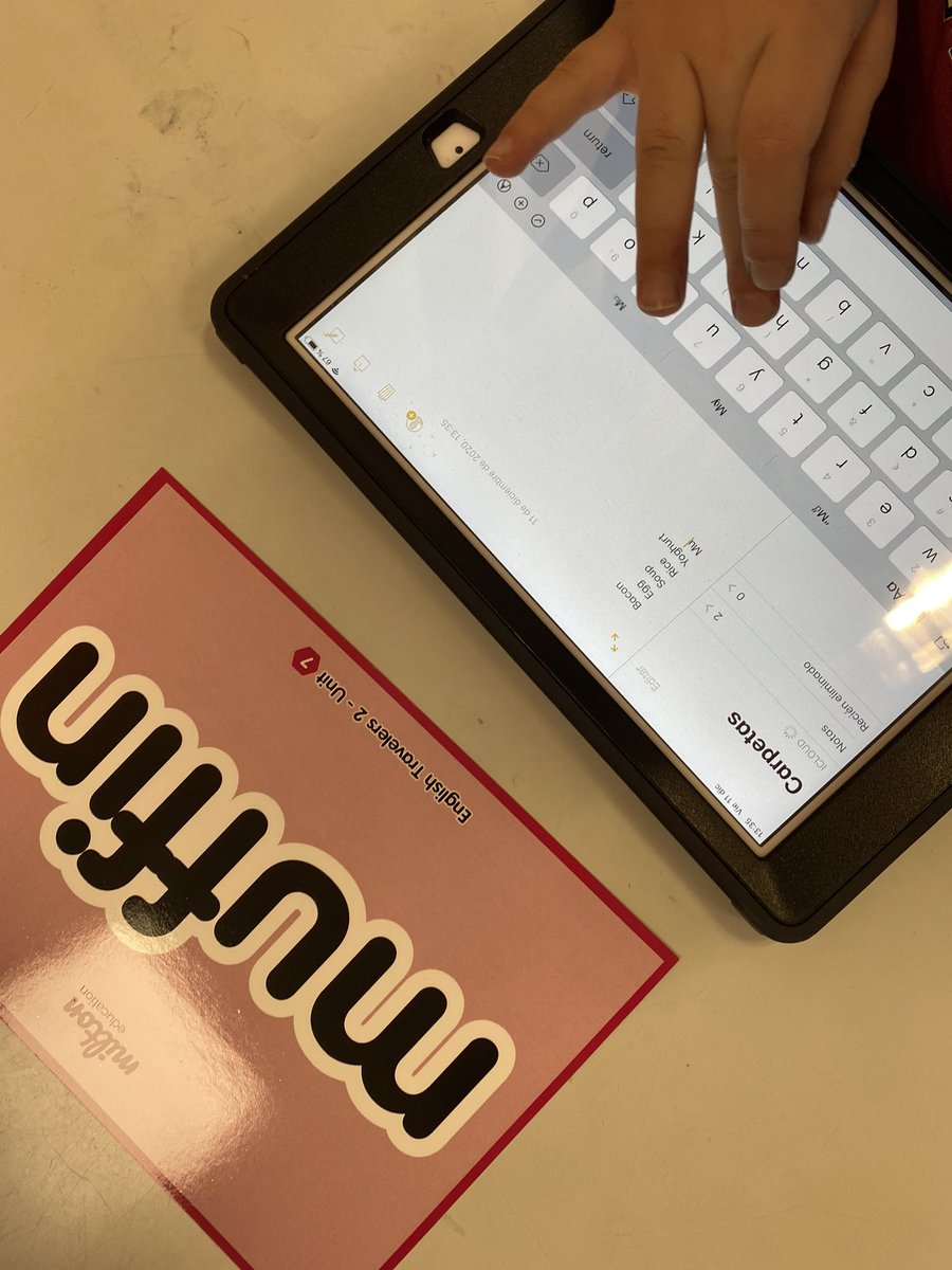 ubeda_irene's tweet photo. Hoy hemos hecho un poco de #spelling escribiendo en la app #notas del #ipad. Sencillo, rápido y efectivo 😋 #ticprimaria #englishtech https://t.co/rI229xnhwj