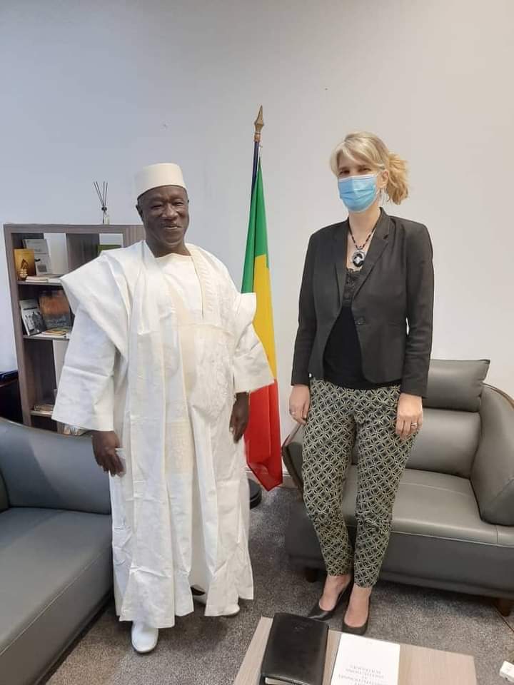 mirtjas's tweet photo. Visite de courtoisie chez le Ministre de la Refondation de l'État, M Mamadou Coulibaly. Échanges sur les axes de travail du ministère: 
- la refondation de la gouvernance
- la refondation de la citoyenneté 
- la refondation du savoir 
Le NIMD est prêt à accompagner la Transition. https://t.co/jSpzyjNqMQ