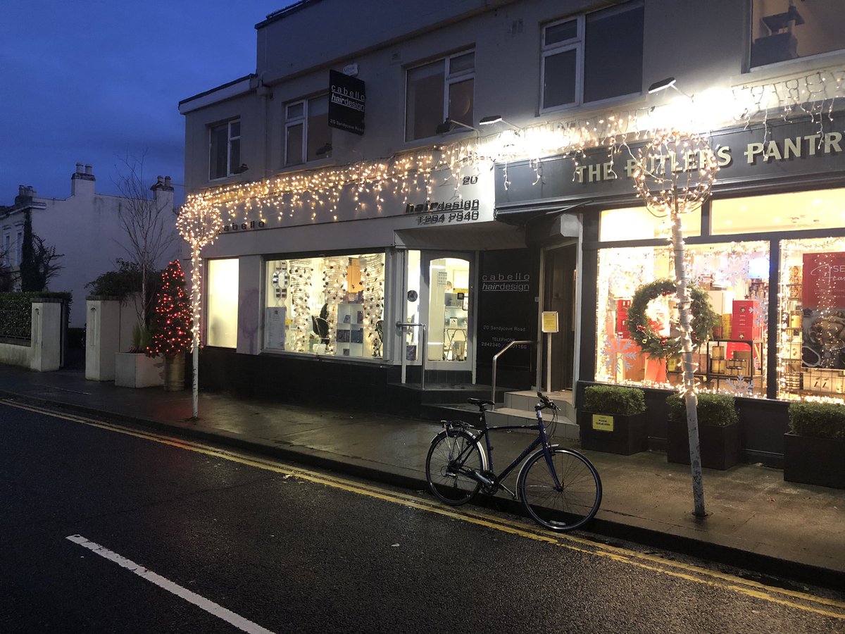 robertburns73's tweet image. All lit up &amp;amp; festive in #Glasthule, #Sandycove &amp;amp; #Dalkey 🎅 

#SupportLocal #Liveability #dlrcc