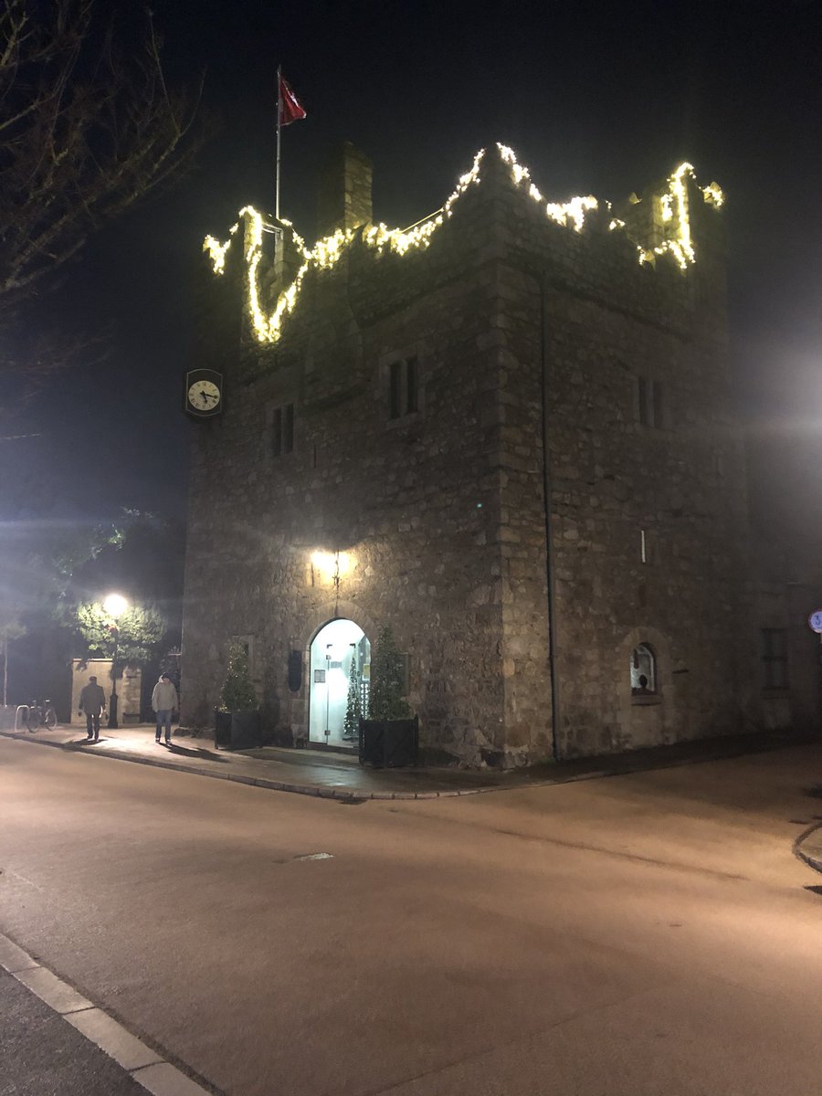 robertburns73's tweet image. All lit up &amp;amp; festive in #Glasthule, #Sandycove &amp;amp; #Dalkey 🎅 

#SupportLocal #Liveability #dlrcc
