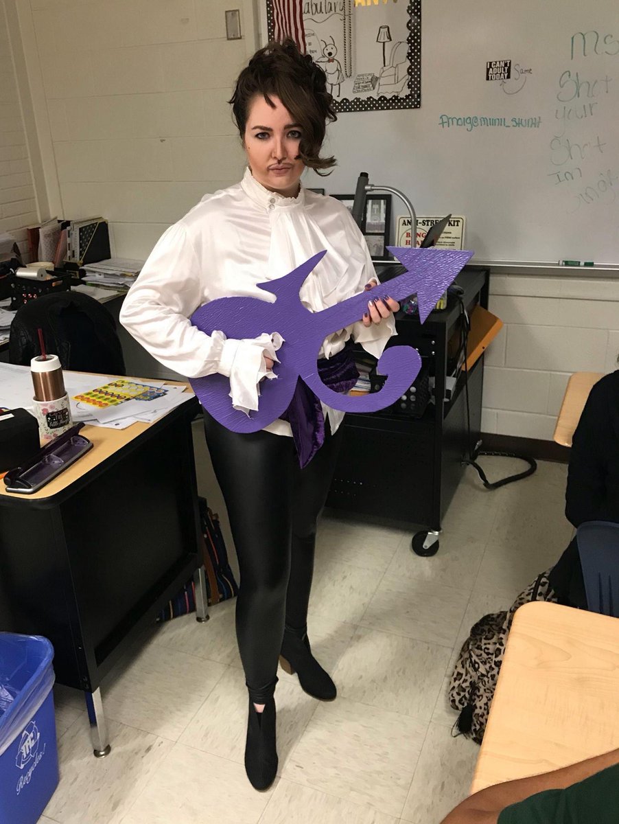 CRiddick1's tweet photo. Day 4. I was nominated by @AlexandriaT_07 . Every day, I’ll post a picture, without explanation, from a day in the life of an educator &amp; nominate a friend to take the challenge. That’s 7 days, 7 pictures, &amp; 7 nominations. Today I nominate WBHS TOY @MollyMaeveGood ! https://t.co/xhfbMs2ZvB