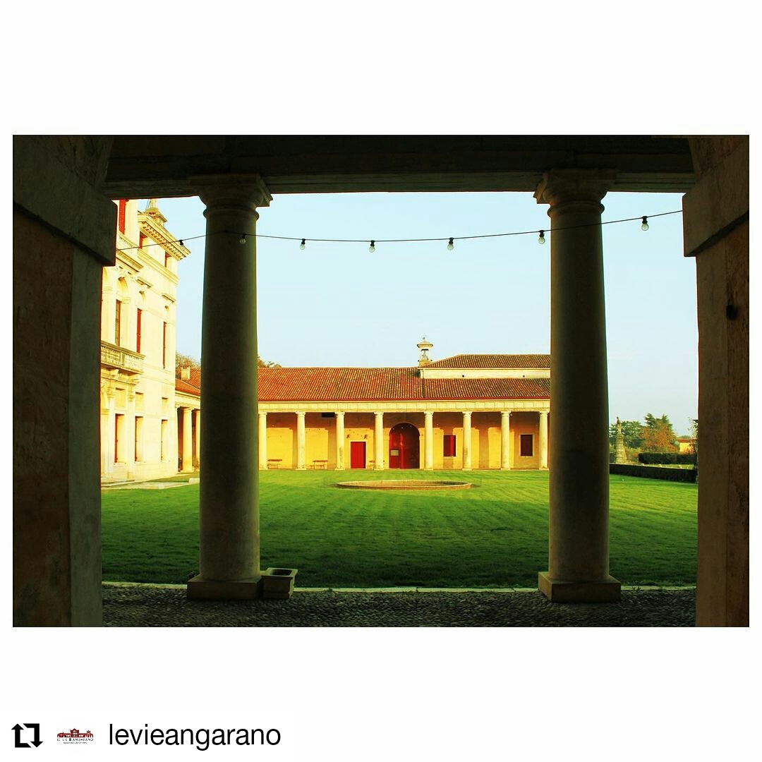 Visit_Bassano's tweet photo. Vi auguriamo una buona serata dalla corte agricola #Angarano 🍇🌱

#ThelandofVenice #levieangarano #Unesco #villaangarano #visitbassano #winelover #villevenete #visitveneto #palladio
#bassanodelgrappa  #madeinitaly #veneto #Cantinaveneta #winetasting  #venetotour #bianchimichiel https://t.co/w5lCjiPtJr