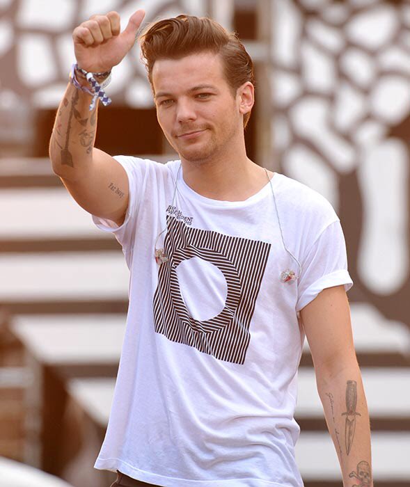 louis tomlinson and calum hood as each other: a thread