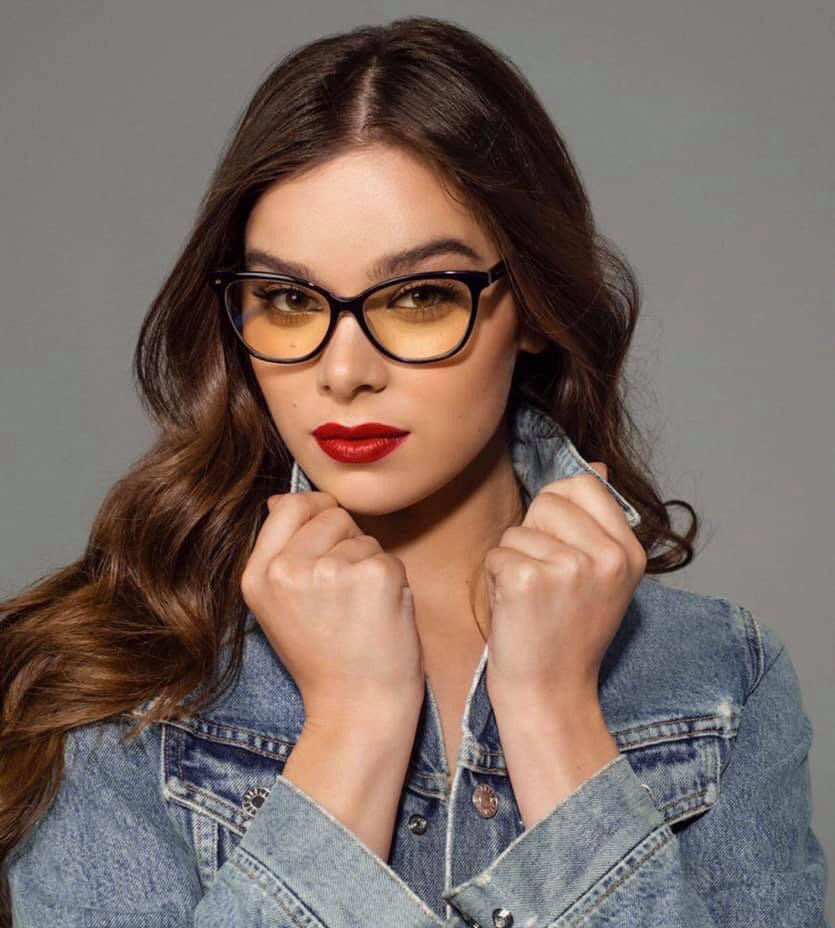 Happy Birthday to the beautiful, gorgeous, and stunningly adorable Hailee Steinfeld 