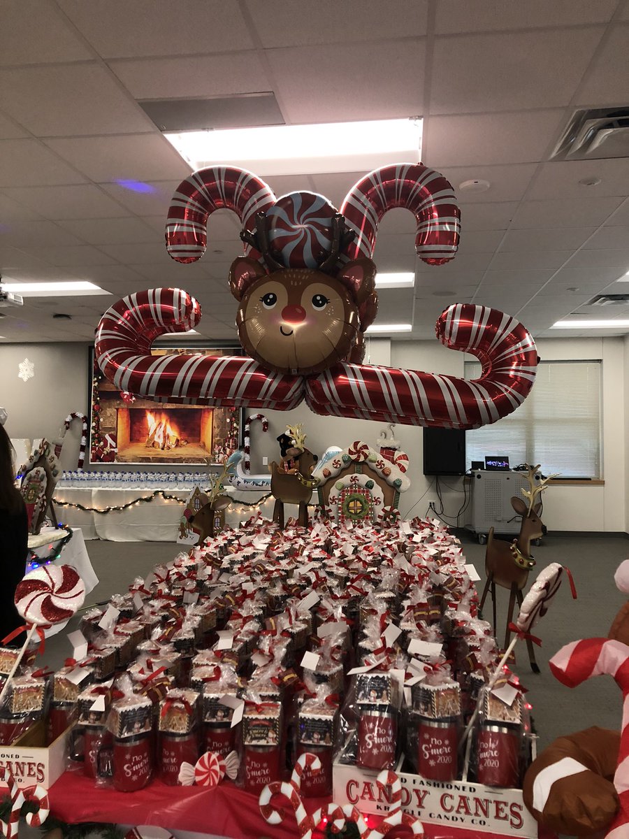 The MIS PTA and Dad’s Club make us feel so special! Thank you so much for the holiday luncheon, treats and gifts! The walk through Christmas lights was beautiful! It is so appreciated! <a href="/mis_hp/">@hp_mis_raiders</a> <a href="/MISHPISD/">MIS HPISD</a>