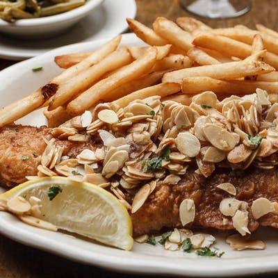 If you're a fan of #Catfish, we serve it several ways including topped  with Almandine or Meuniere toppings. Either way, it's delish 😜

#Mandinas #NewOrleans #NOLAdining #NOLAeats