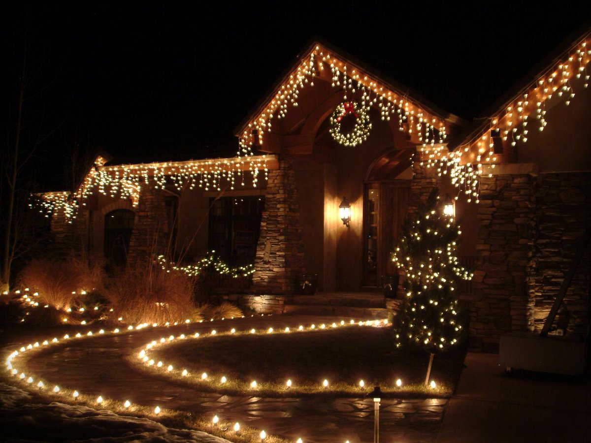 Enjoy your holiday lights this year and don’t forget to call HMO to take them down for you!