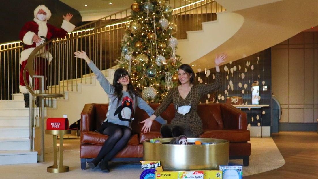 Oh the weather outside is frightful but a socially distant visit with Santa is so delightful!

Stop by our lobby Sunday 12pm - 4pm where Santa will be waiting for you on the beautiful Grand Staircase for a photo op! Plus, all children who stop by will receive a complimentary toy!