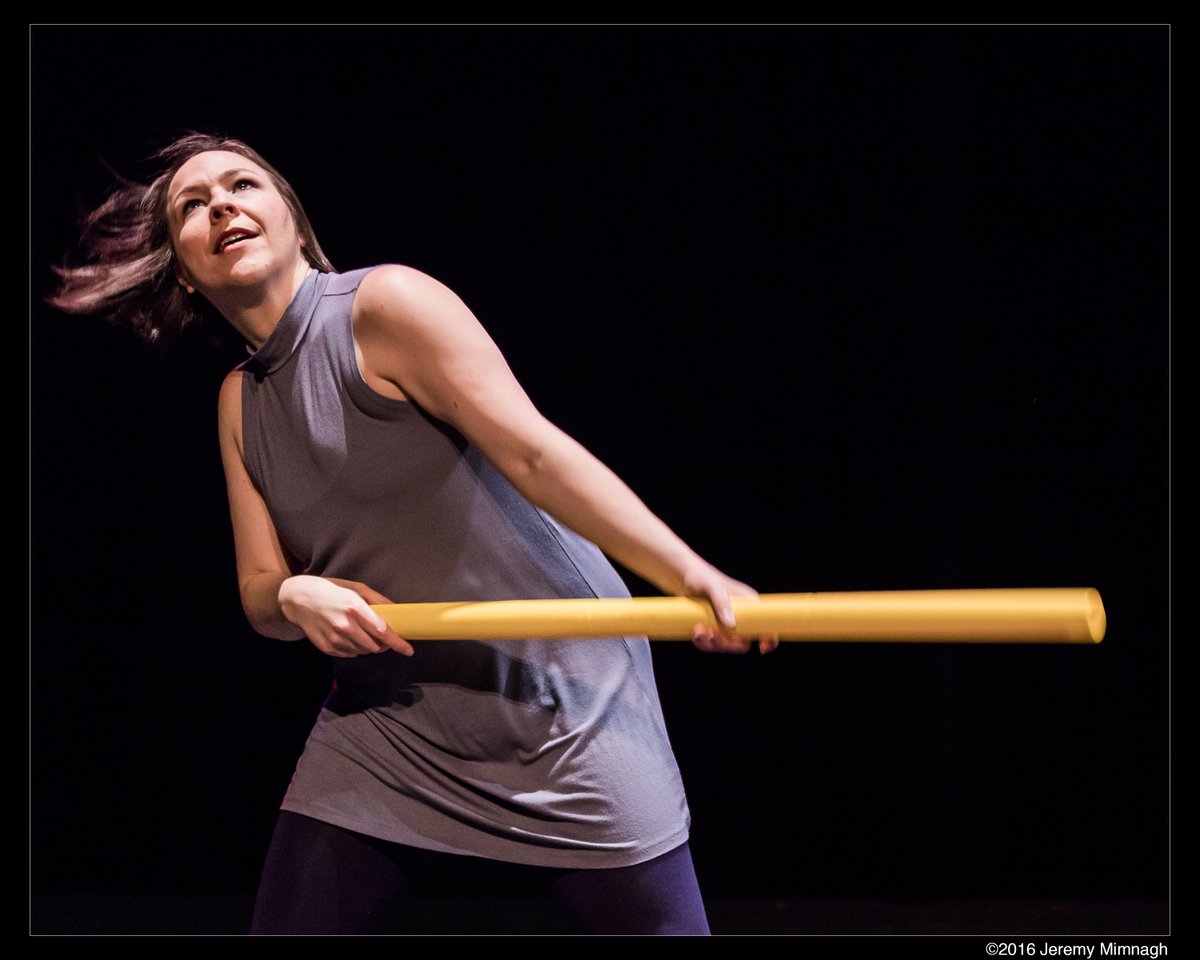 Que feriez-vous avec des "Boomwhackers"? I What would you do with "Boomwhackers"?
Les bâtons, 2016 &amp; 2018
Chorégraphe/Choreographer : Anik Bouvrette
Danseuses/Dancers: Amanda Bon, Alexane Couture &amp; Mélissa Roy
Photos: Jeremy Mimnagh