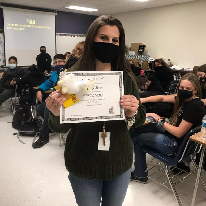 jalbrec's tweet photo. Congratulations to Ms. Alvey, our very deserving teacher of the week! 

#buildingfuturebroncos #teacheroftheweek #daytonisd
https://t.co/u3BbsJSKH1 https://t.co/c0u2J6DrNw