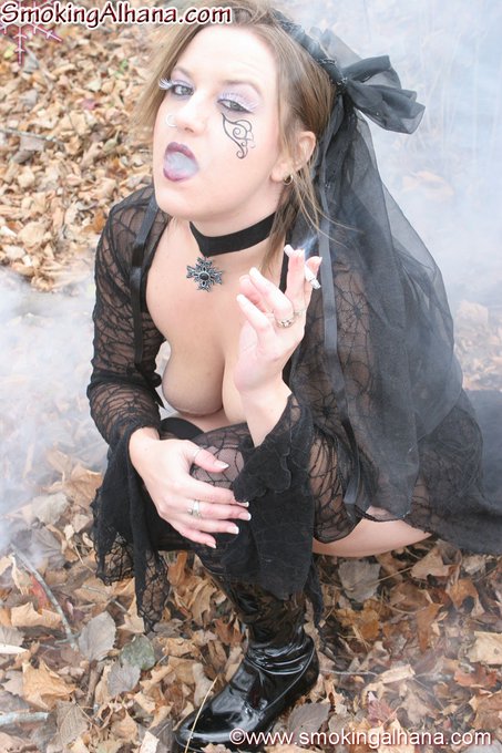 2 pic. Ultimate smoking fetish set just for you.
#busty #smokingmodel #dangle #cigarette #smoke #realsmokinggirl