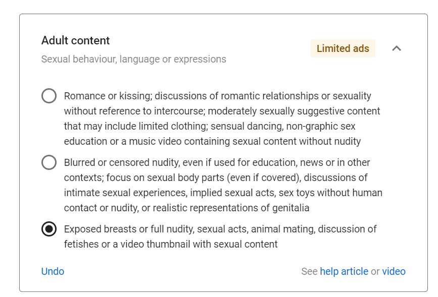 Ochotniczo rezygnuję z zarabiania na recenzji Cyberpunka jako mały sprzeciw dla idiotyzmu jakim jest uważanie ludzkiego ciała w nieseksualnym kontekście za coś nieodpowiedniego. Szczególnie w świecie, w którym eksplodowanie komuś czaszki na ekranie jest okej. #freethenipple