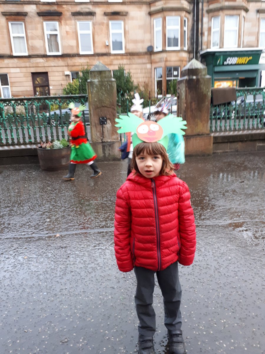 pollokshieldsps's tweet photo. P2/3 did their Reindeer Run today. It was raining, their antlers got wet but that didn't stop them completing this very special 67th mile for CHAS 😀👍🏃♀️🏃♂️👏
@supportCHAS
#supportCHAS
#reindeerrun https://t.co/H2AuAKqcUn
