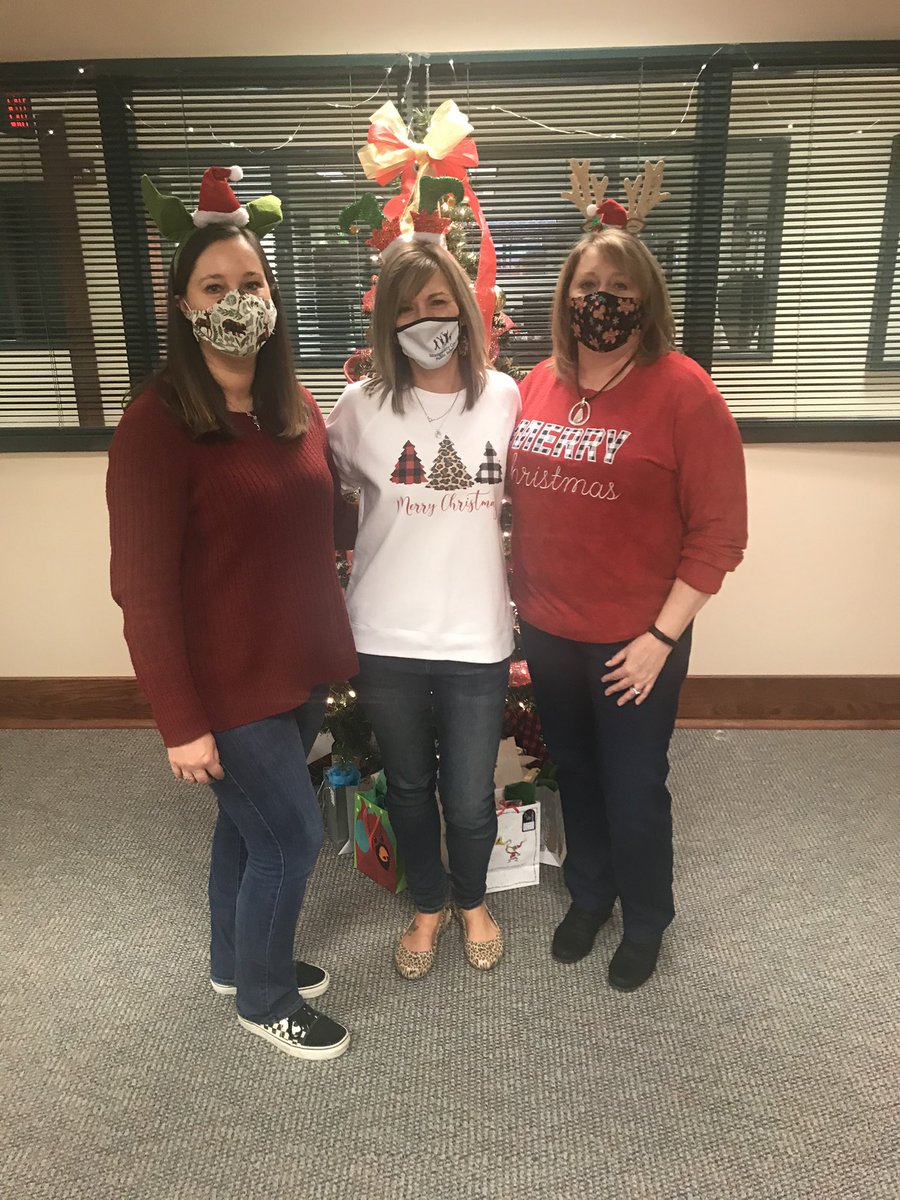 The elves have been busy today preparing a special surprise for all of our awesome MCPS special education Staff. Thanks for all that you do for our students and Happy Holidays. All staff should pick up their special surprise at their home schools. <a href="/mcps_va/">MCPS</a> #ThisisMCPS