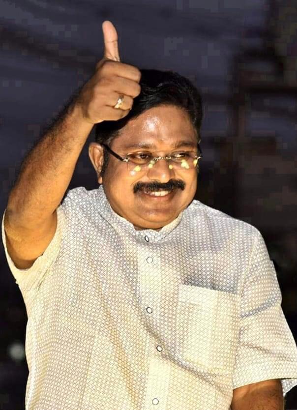 tech_velu's tweet photo. #HbdTTVDhinakaran 

உடன்பாடில்லா கருத்துக்களை உதரித் தள்ளியவர் உச்சத்தில் இருந்தாலும் உன்மை காப்பவர் நமது மக்கள் செல்வர்.......

#TTVDhinakaran #Ammk https://t.co/GA5q26JAQu